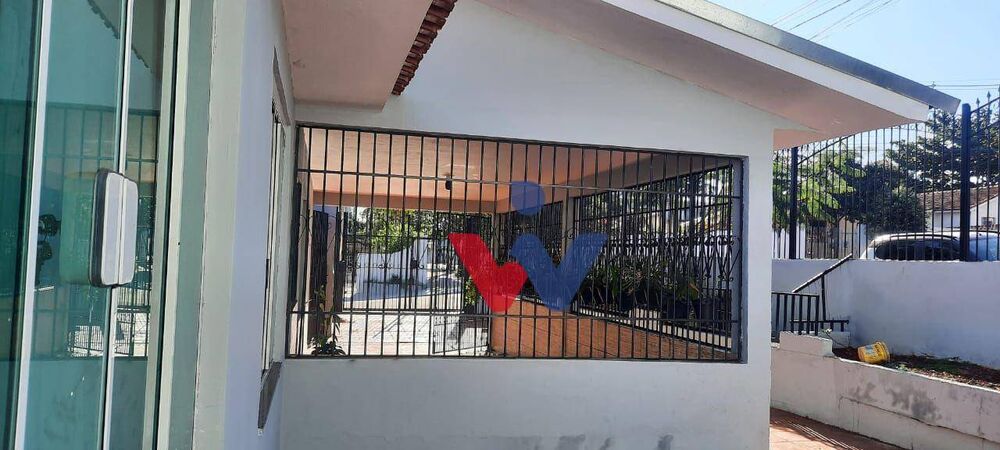 Casa à venda com 2 quartos, 170m² - Foto 2