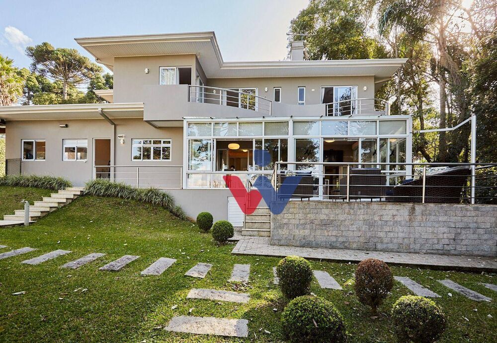 Casa de Condomínio à venda com 3 quartos, 385m² - Foto 1