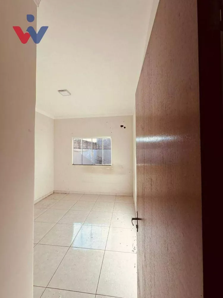 Casa à venda com 3 quartos, 70m² - Foto 2