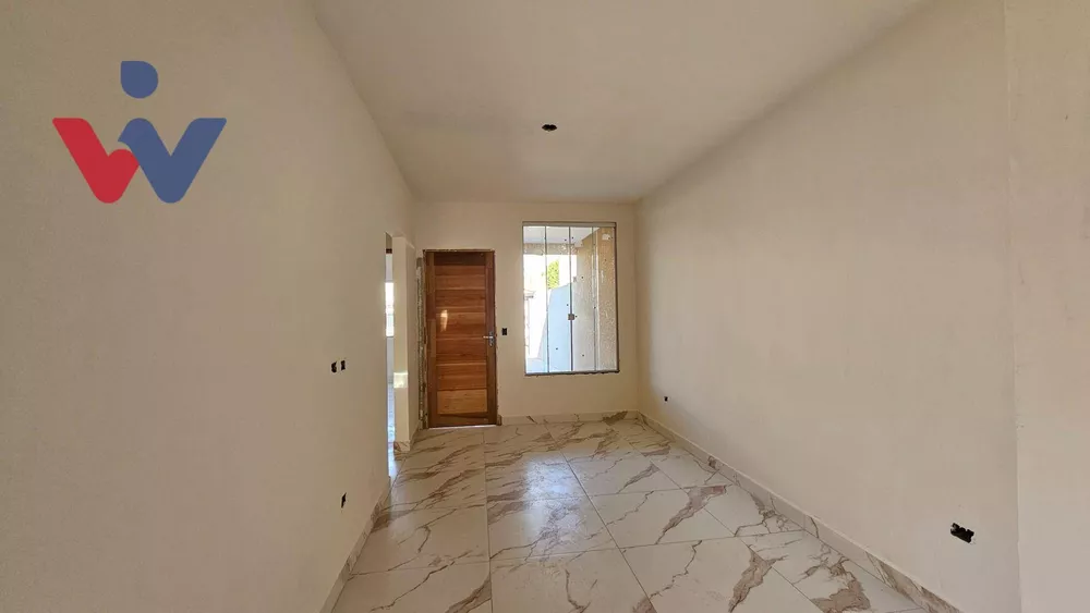 Casa à venda com 2 quartos, 60m² - Foto 4