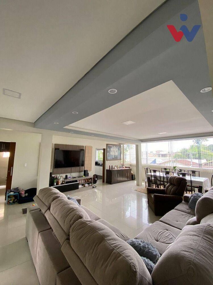 Casa à venda com 3 quartos, 240m² - Foto 4