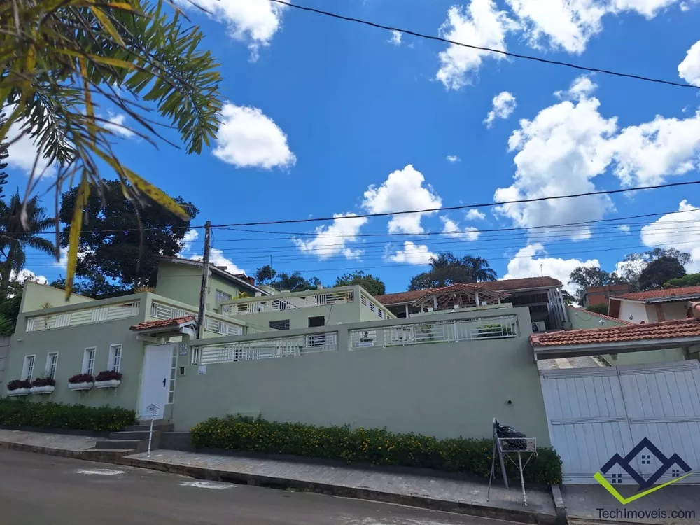 Chácara à venda com 3 quartos, 360m² - Foto 1