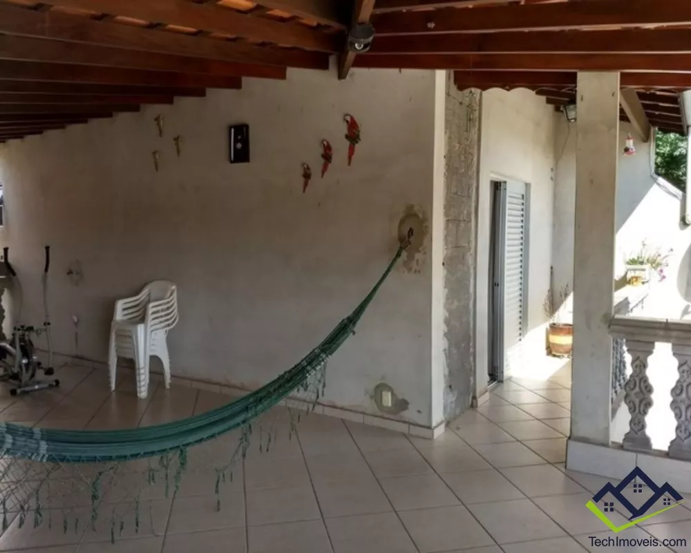 Casa à venda com 4 quartos, 250m² - Foto 4