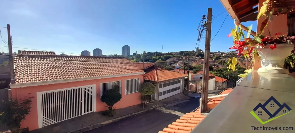 Casa à venda com 3 quartos, 250m² - Foto 1