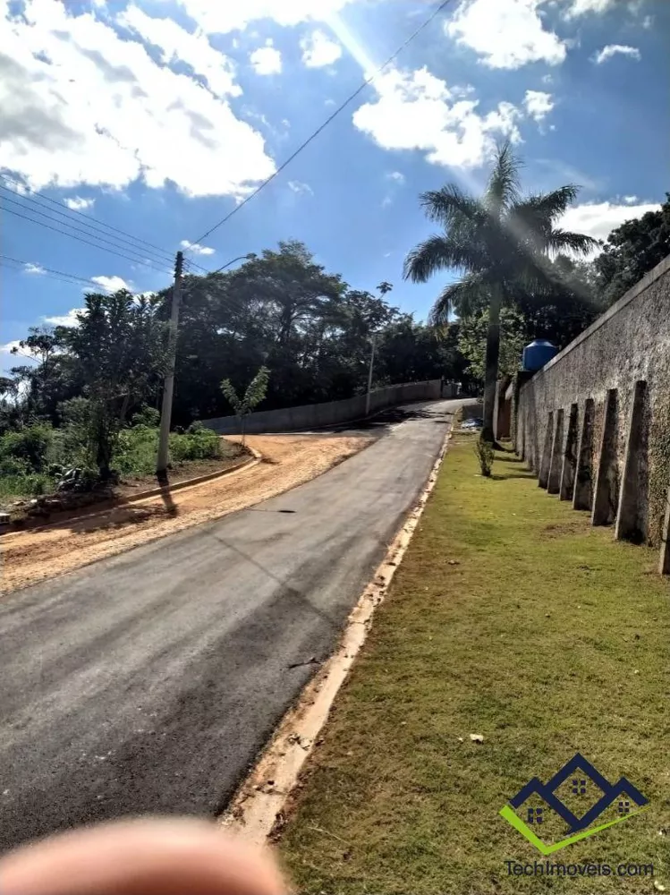 Chácara à venda com 4 quartos, 1200m² - Foto 2