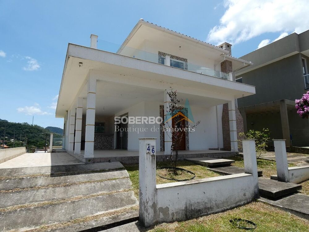 Casa à venda com 4 quartos, 400m² - Foto 1