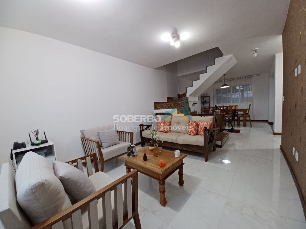 Casa à venda com 4 quartos, 146m² - Foto 1