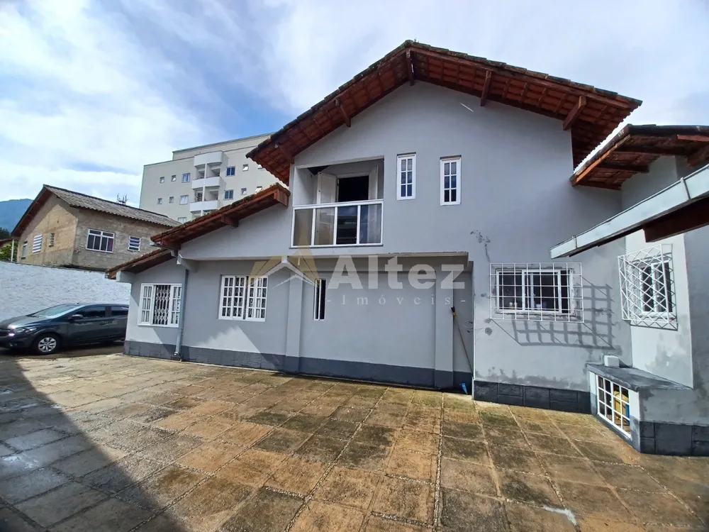 Casa, 4 quartos, 290 m² - Foto 2