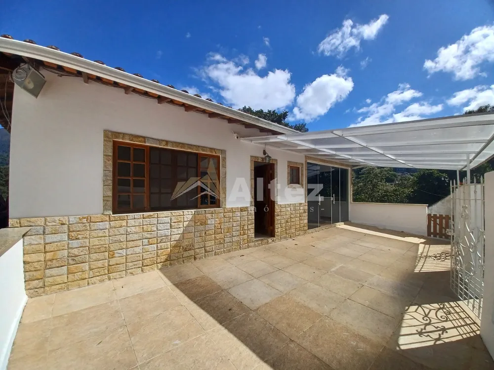 Casa, 4 quartos, 225 m² - Foto 1