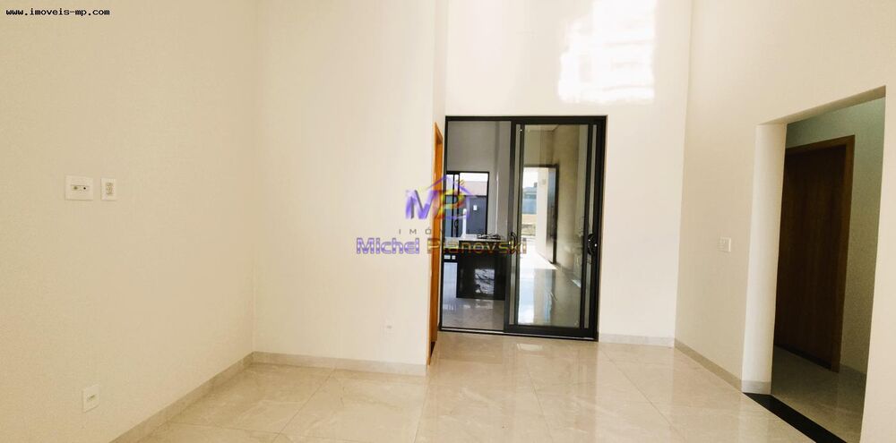 Casa de Condomínio à venda com 3 quartos, 178m² - Foto 1