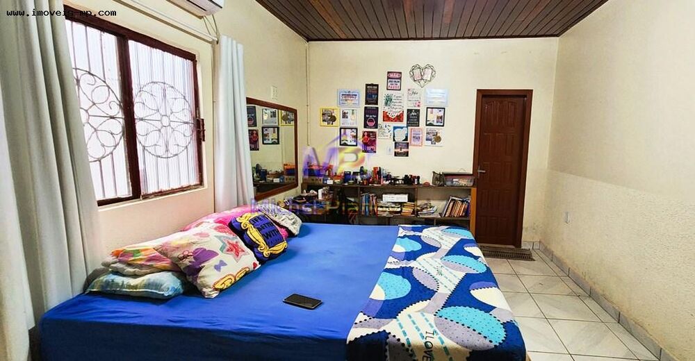 Casa à venda com 3 quartos, 228m² - Foto 2