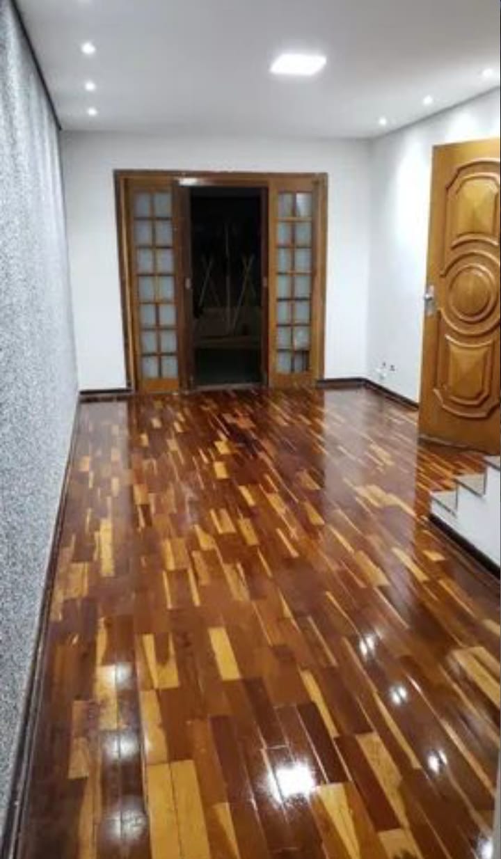 Casa à venda com 2 quartos, 205m² - Foto 1