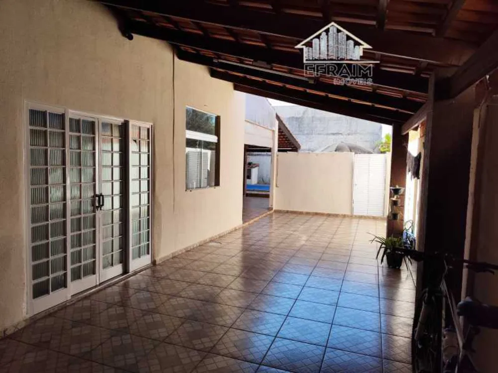 Casa, 3 quartos, 300 m² - Foto 1