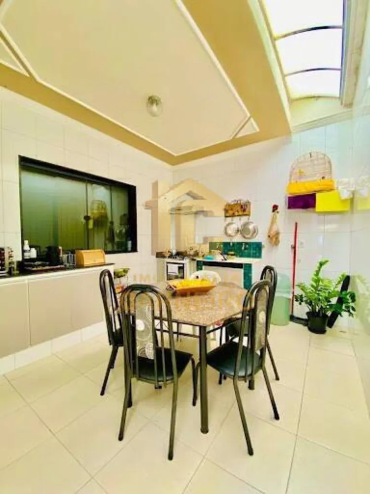 Casa, 3 quartos, 216 m² - Foto 5