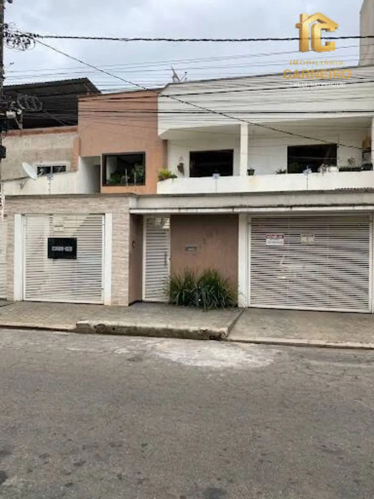 Casa, 3 quartos, 216 m² - Foto 1