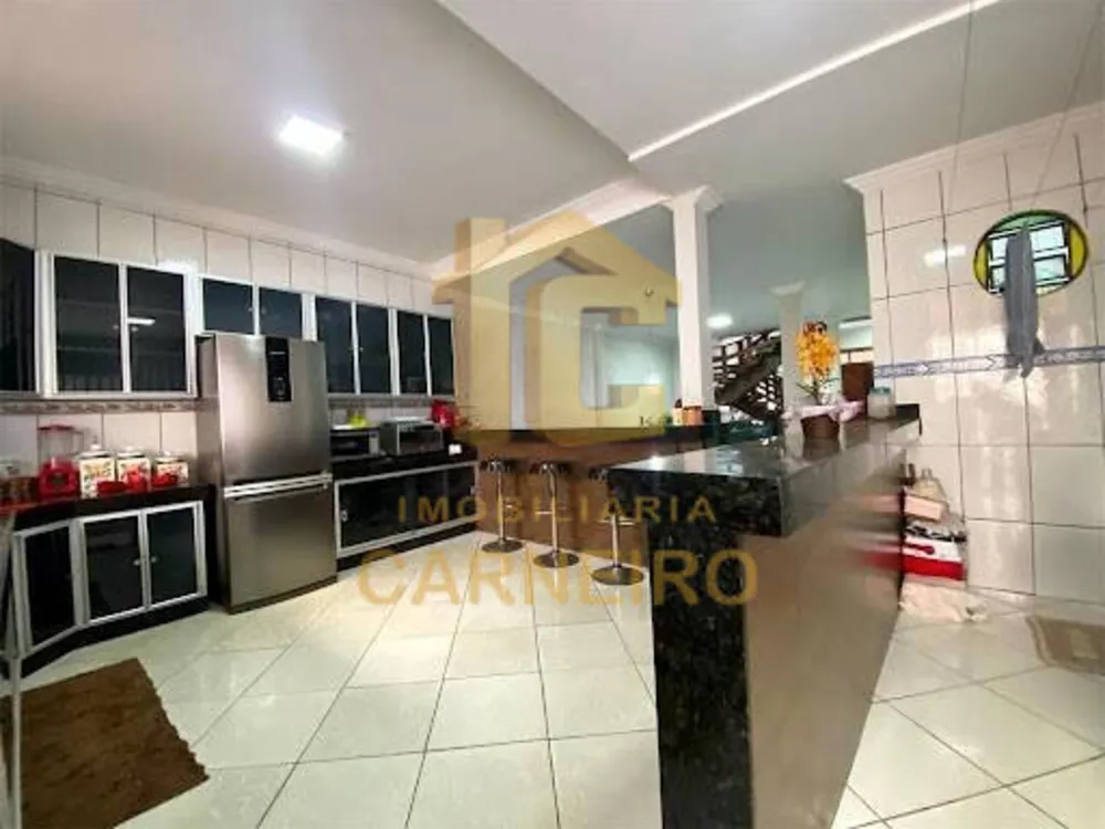 Casa, 3 quartos, 246 m² - Foto 4