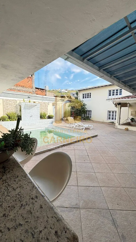 Casa, 4 quartos, 275 m² - Foto 1