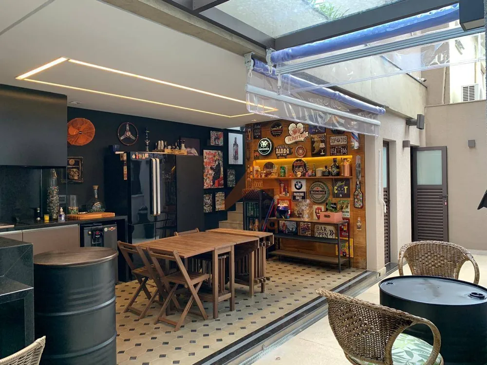 Sobrado, 3 quartos, 247 m² - Foto 1