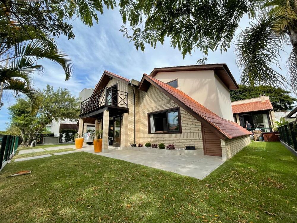 Casa, 4 quartos, 229 m² - Foto 1