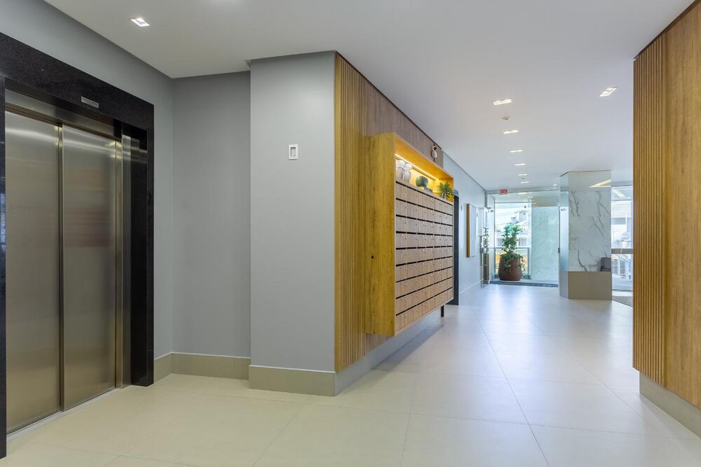 Apartamento à venda com 2 quartos, 70m² - Foto 4