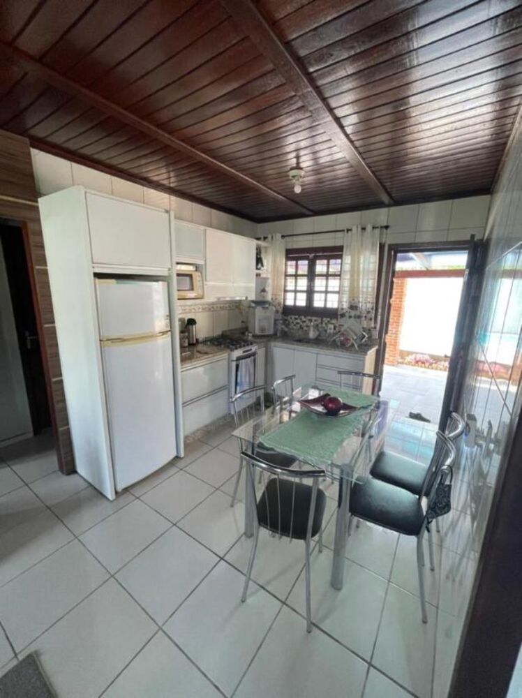 Casa à venda com 3 quartos, 70m² - Foto 9