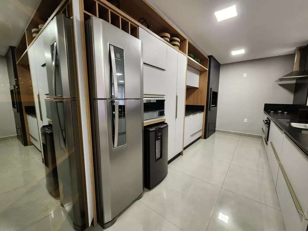 Apartamento à venda com 3 quartos, 125m² - Foto 1