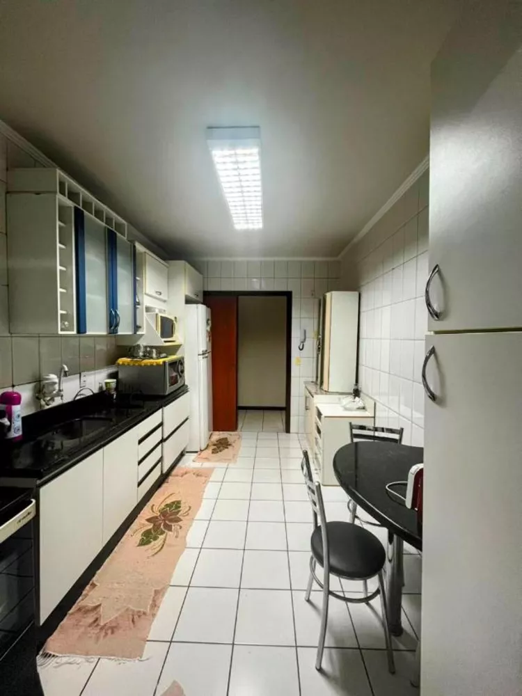 Apartamento à venda com 3 quartos, 125m² - Foto 3