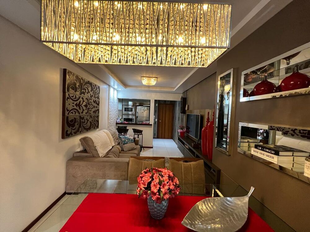 Apartamento à venda com 3 quartos, 95m² - Foto 2