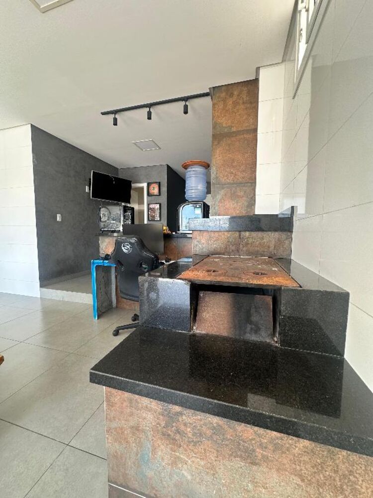 Casa à venda com 3 quartos, 150m² - Foto 4