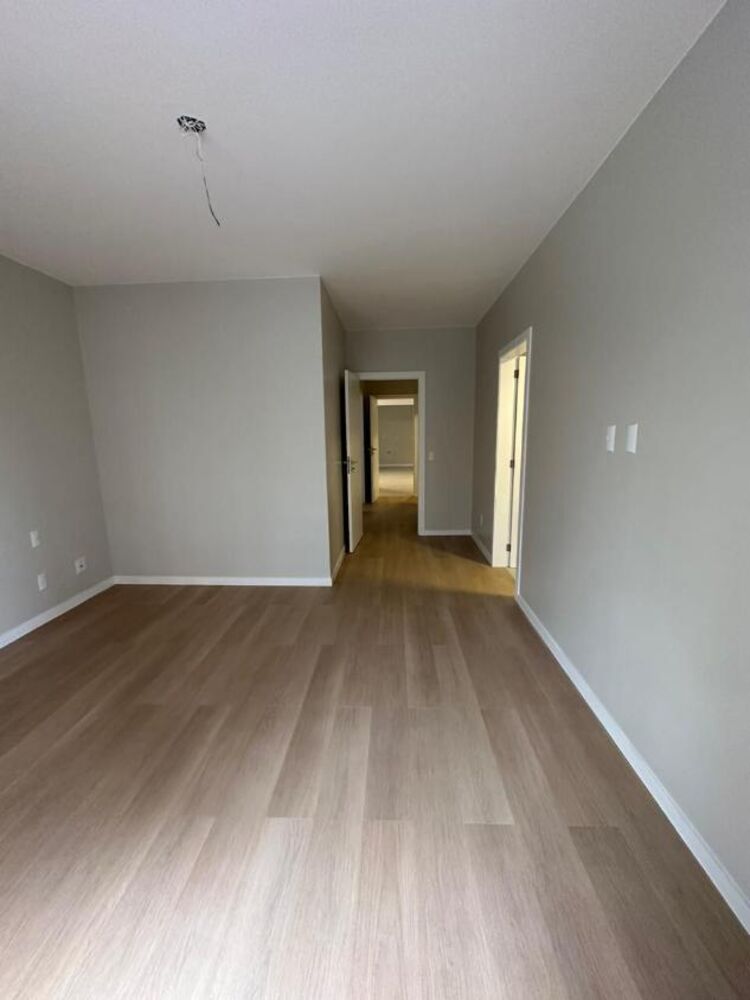 Apartamento à venda com 3 quartos, 123m² - Foto 2