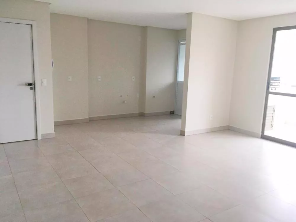 Apartamento à venda com 3 quartos, 92m² - Foto 4