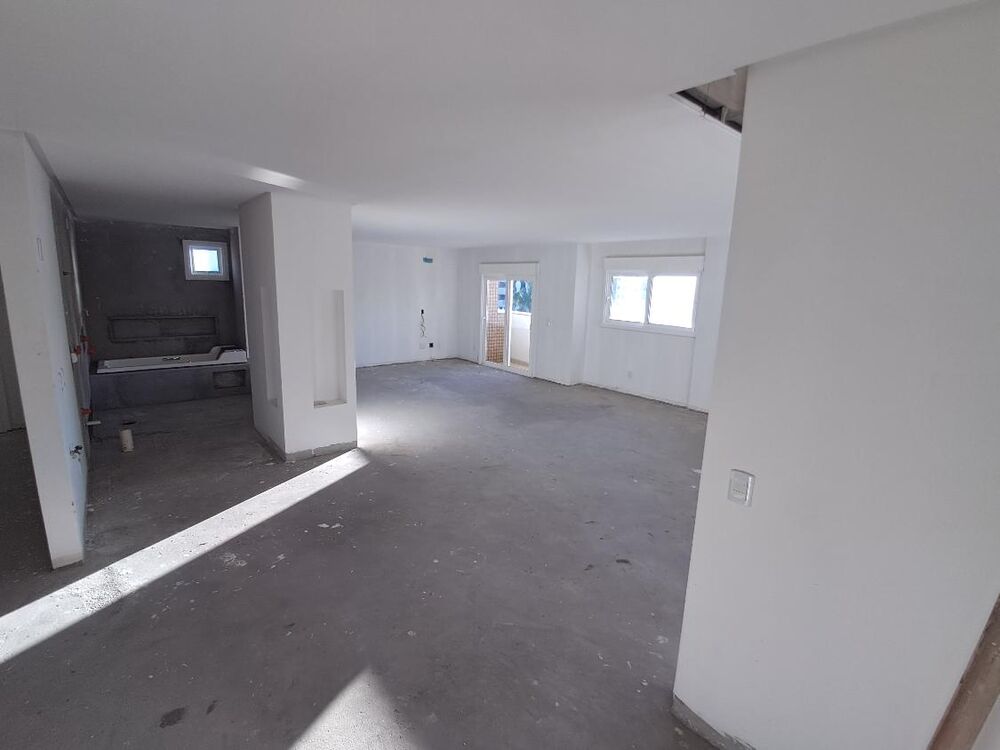 Apartamento, 3 quartos, 240 m² - Foto 1