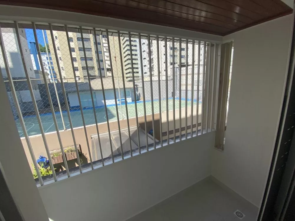 Apartamento à venda com 3 quartos, 184m² - Foto 11