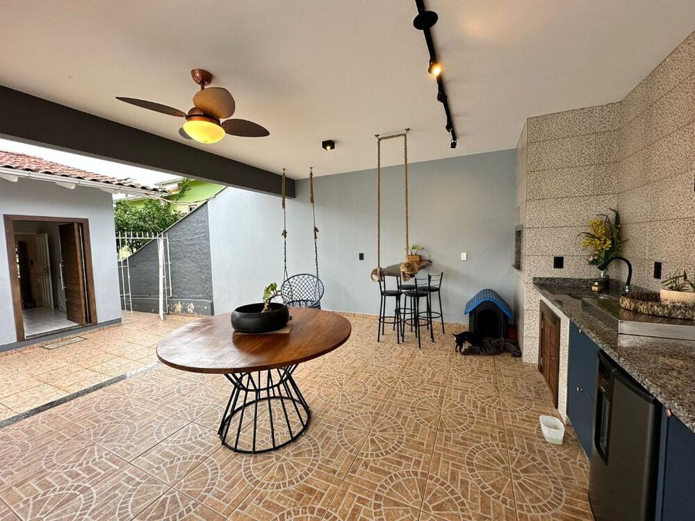 Casa, 3 quartos, 200 m² - Foto 2