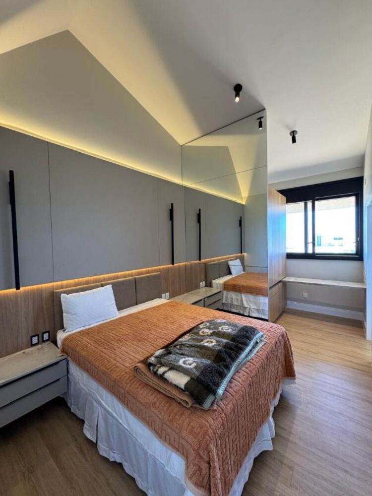 Casa à venda com 4 quartos, 294m² - Foto 4