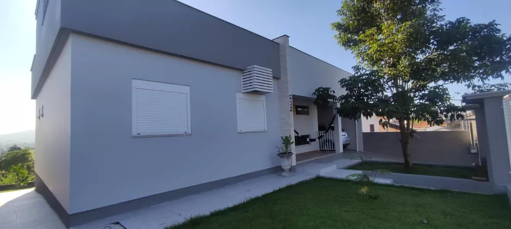 Casa à venda com 3 quartos, 90m² - Foto 1