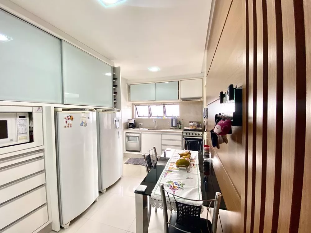 Apartamento à venda com 4 quartos, 325m² - Foto 1