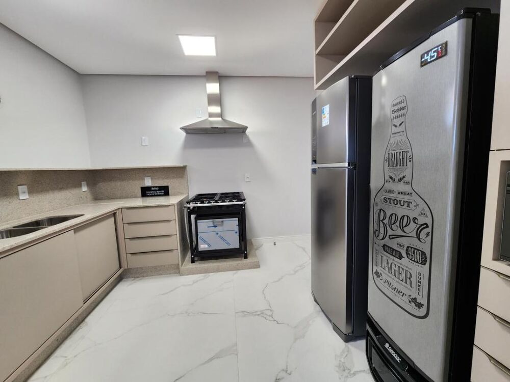 Apartamento à venda com 3 quartos, 153m² - Foto 4