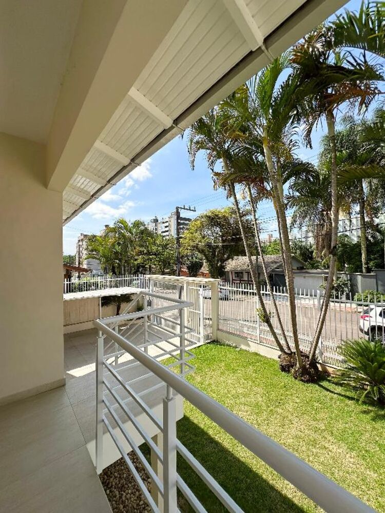 Casa à venda com 3 quartos, 254m² - Foto 2