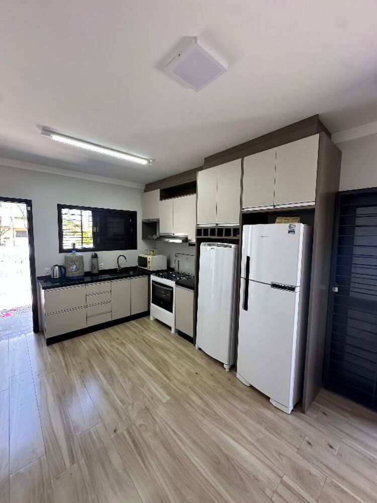 Casa à venda com 2 quartos, 110m² - Foto 11