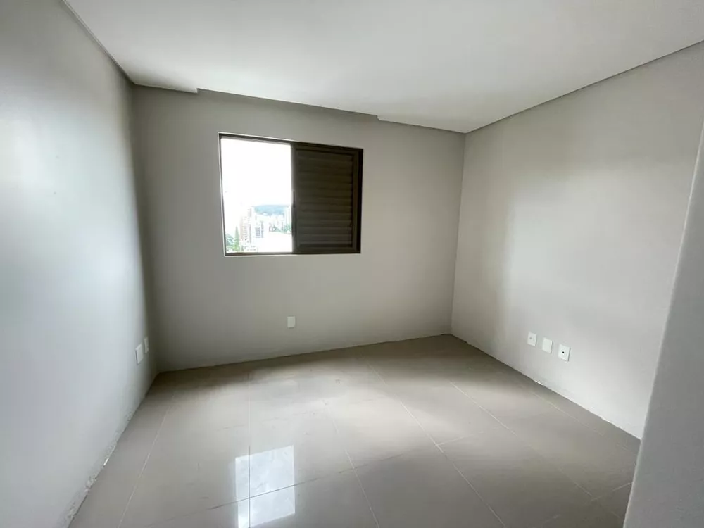 Apartamento à venda com 3 quartos, 92m² - Foto 2