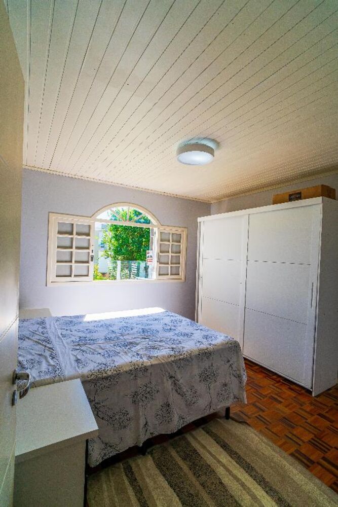 Casa à venda com 3 quartos, 182m² - Foto 2