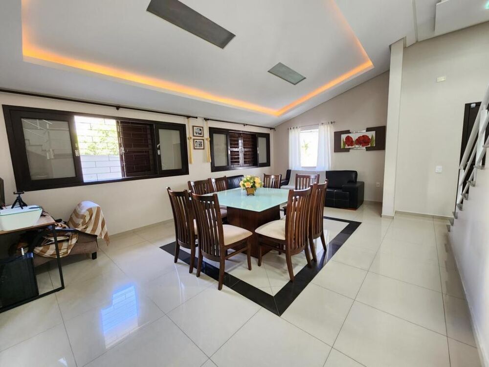 Casa à venda com 4 quartos, 260m² - Foto 4