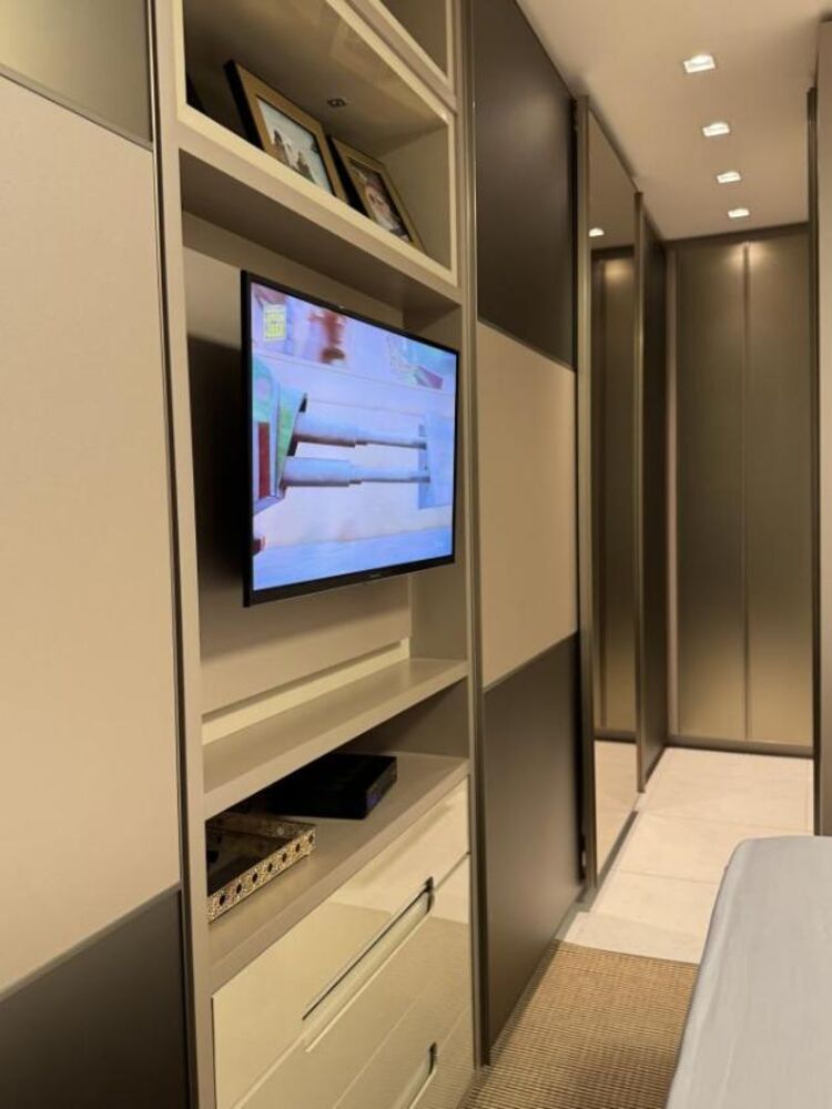 Apartamento à venda com 3 quartos, 10m² - Foto 4