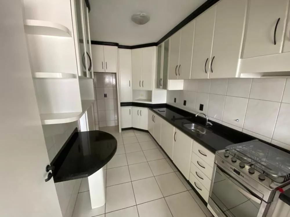 Apartamento à venda com 3 quartos, 97m² - Foto 6