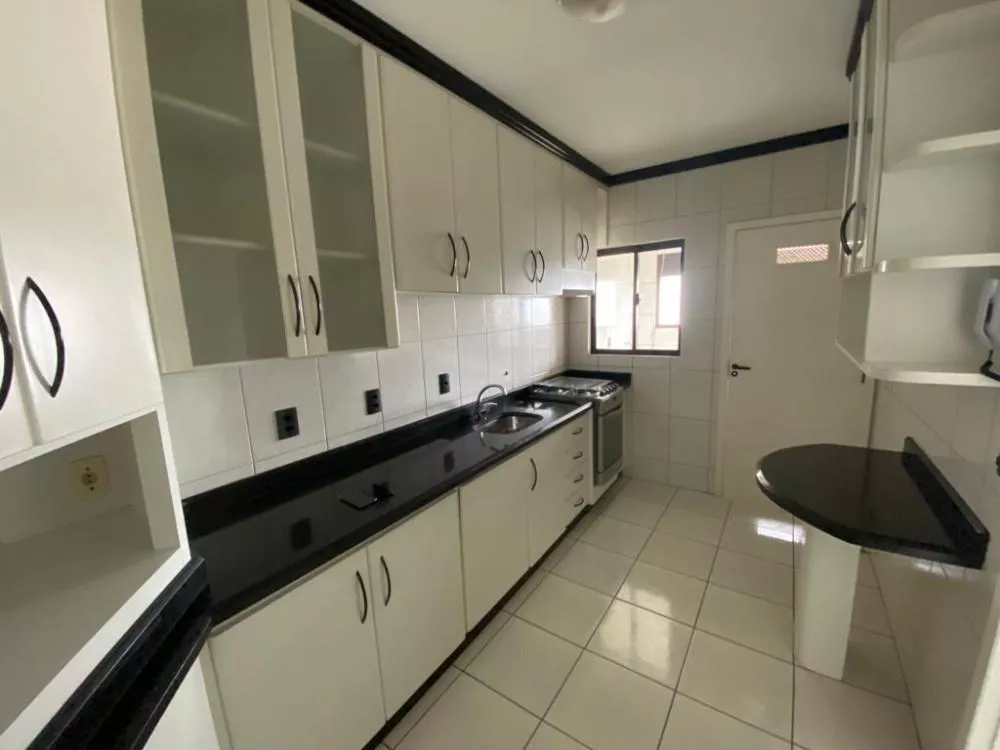 Apartamento à venda com 3 quartos, 97m² - Foto 5