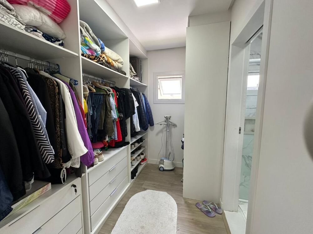Casa à venda com 3 quartos, 150m² - Foto 1