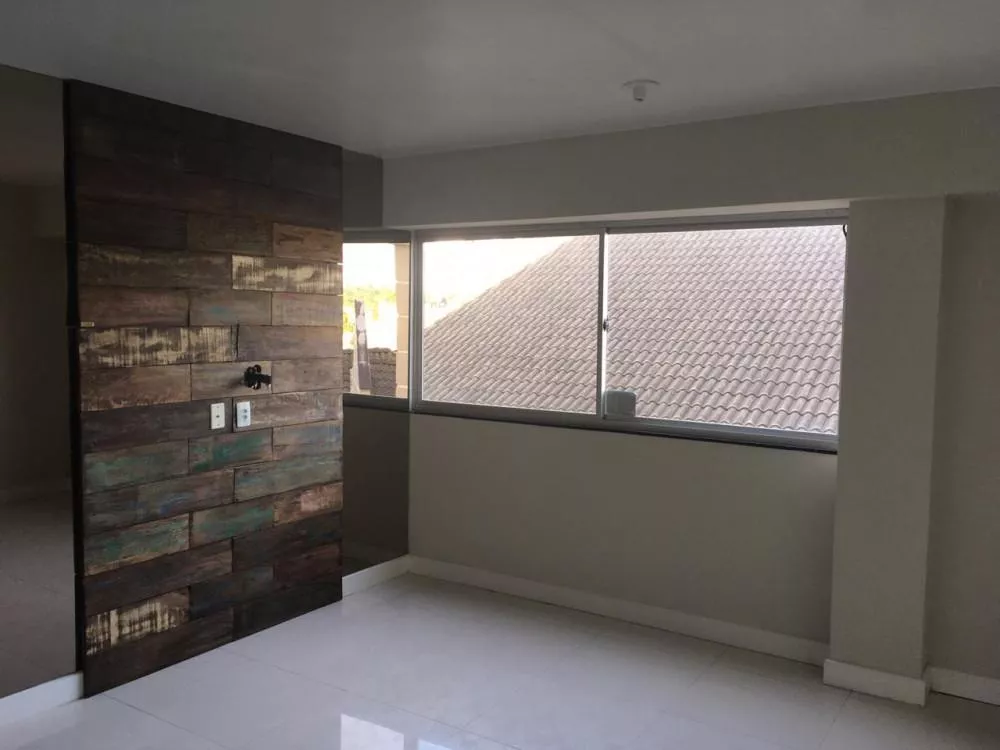 Apartamento à venda com 3 quartos, 77m² - Foto 3