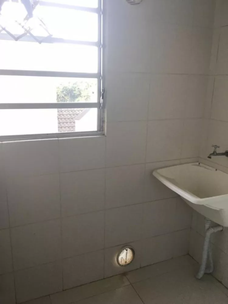 Apartamento à venda com 3 quartos, 77m² - Foto 2