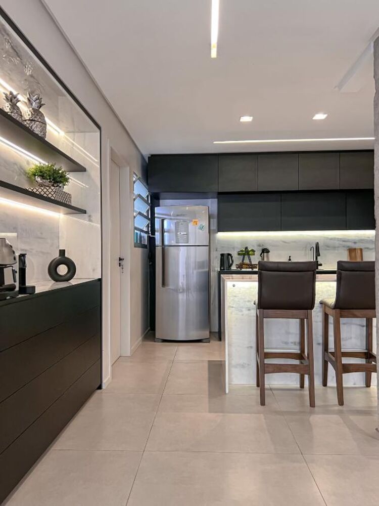 Apartamento à venda com 3 quartos, 143m² - Foto 3